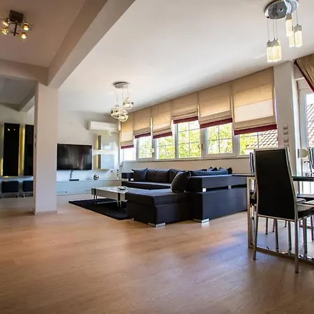A Stylish Apartment In The Center Of Καστοριά Εξωτερικό φωτογραφία